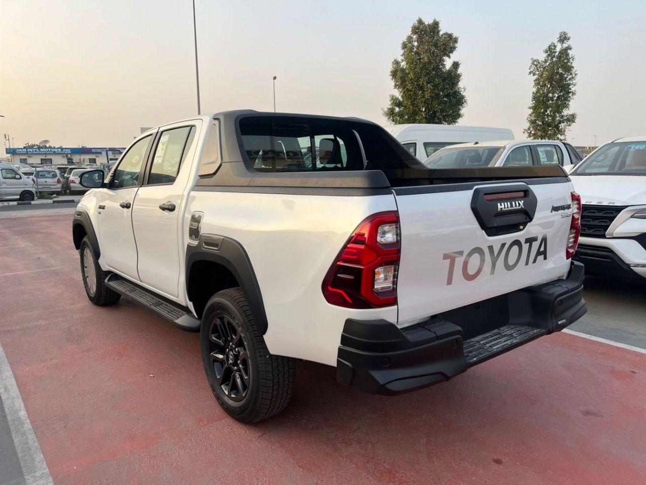 Toyota Hilux TOYOTA HILUX 4.0 ADVENTURE WHITE 2025