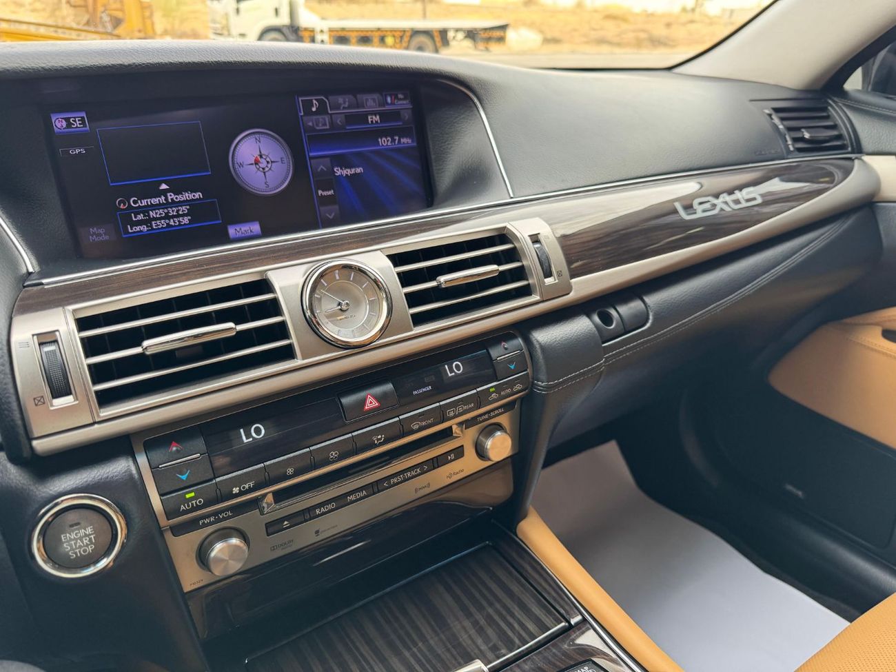 Lexus LS460 V8 4.6L / TRIPLE XENON LIGHTS / COOLING AND HEATING SEATS / SOFT CLOSE DOORS / IN PERFECT CONDITION