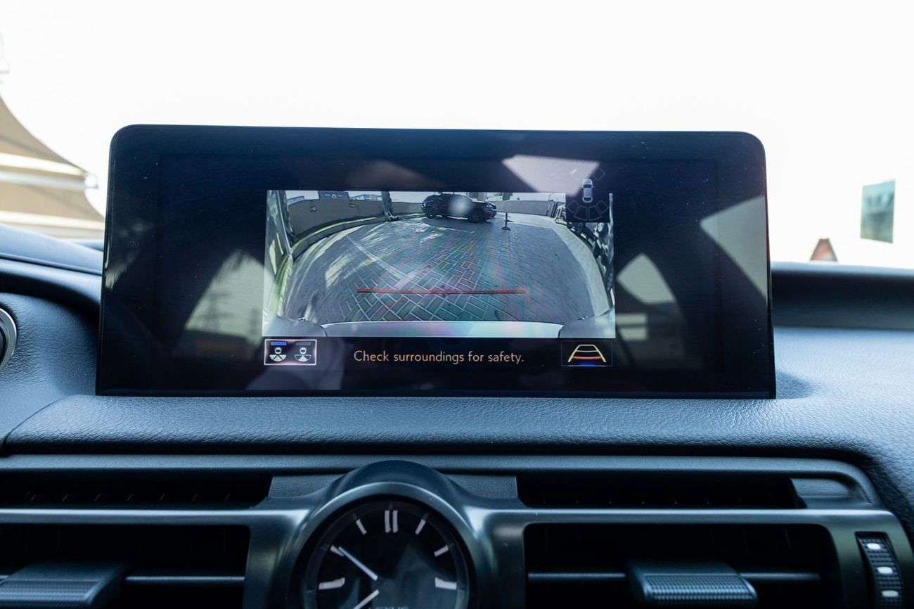 لكزس IS 350 F Sport