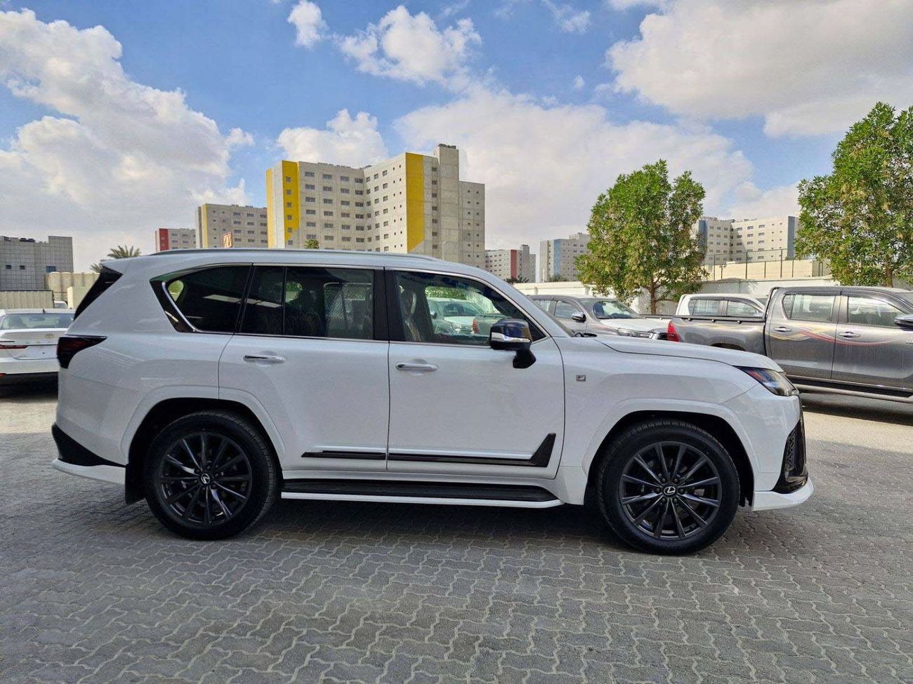 لكزس LX 700h 2026 LEXUS LX700H 3.5L 25 SPEAKER ML URBAN 20"ALLOY BRAND NEW 0KM