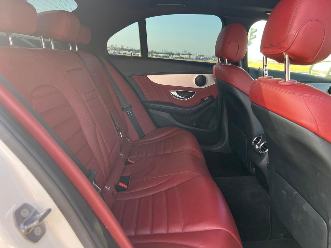 مرسيدس بنز C200 L