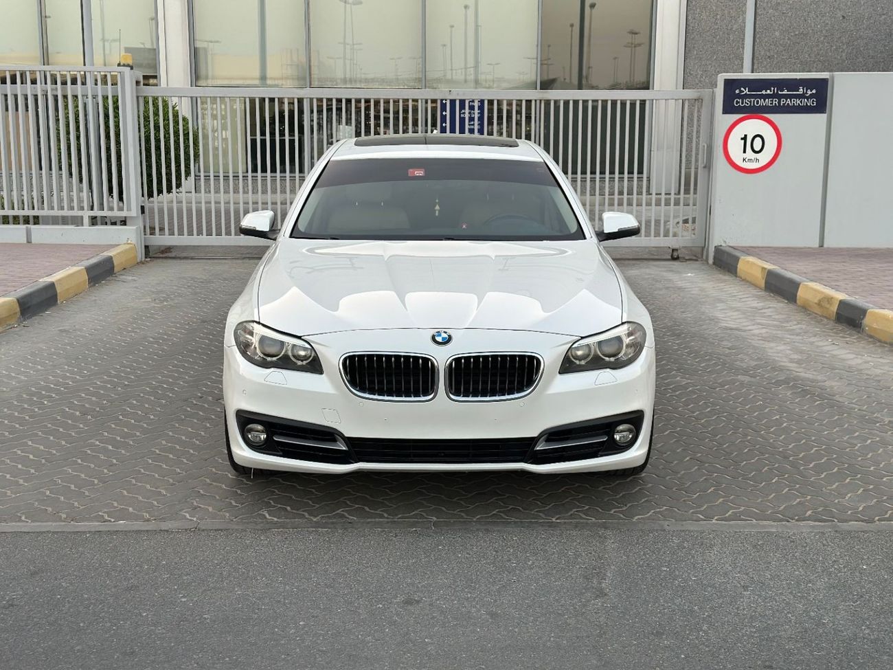 BMW 528i Exclusive 2.0L
