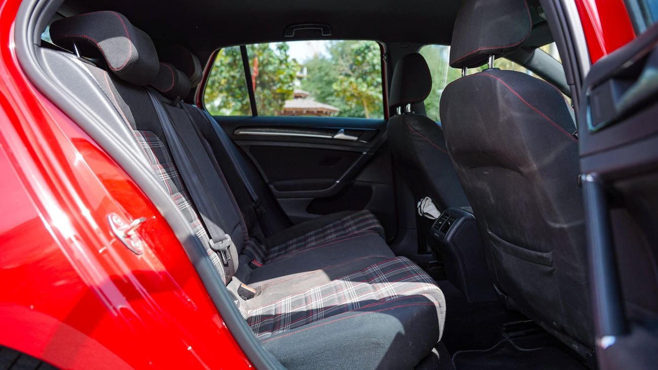 Volkswagen Golf GTI P1 2.0L (220 HP)