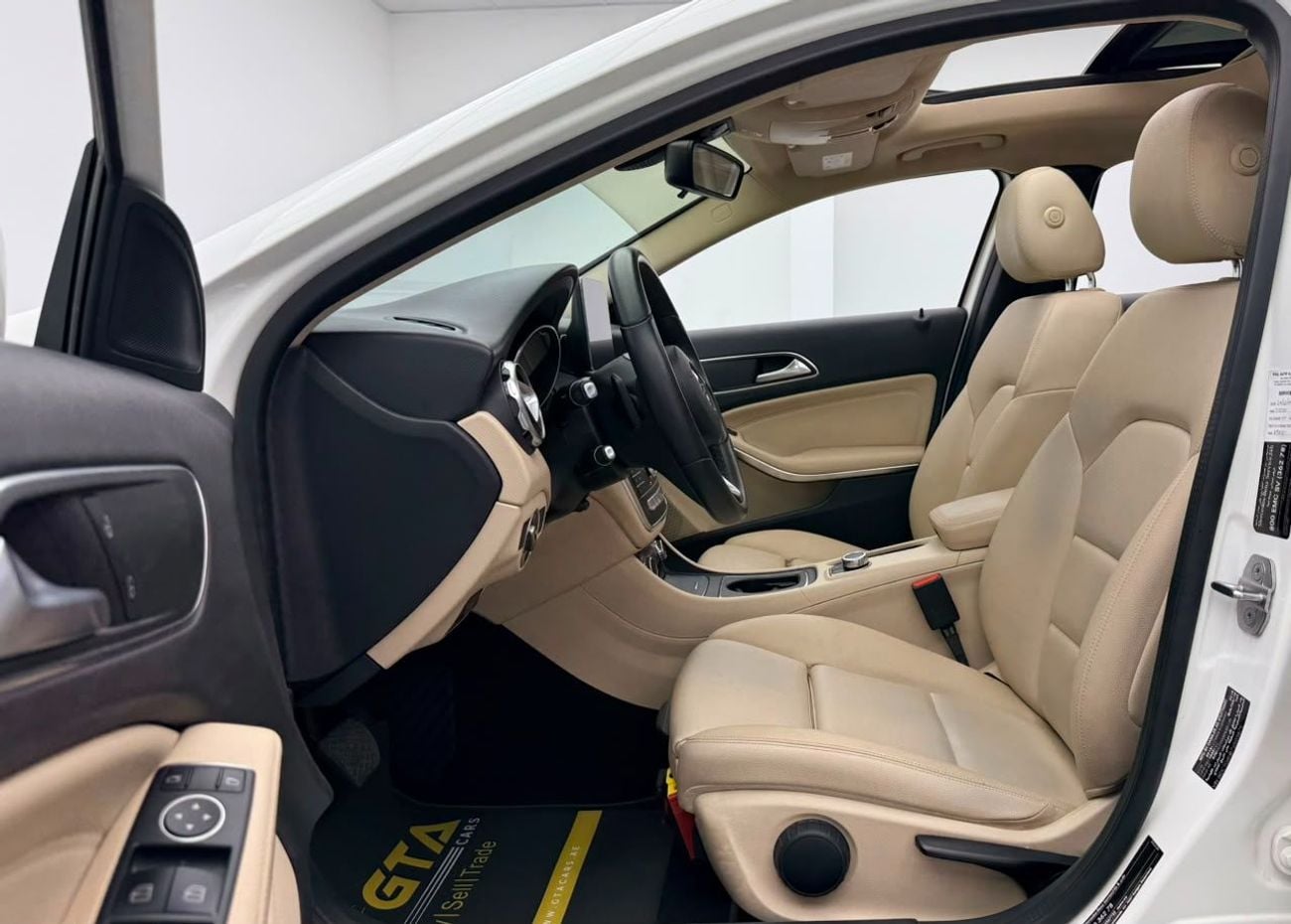 Mercedes Benz GLA220 2018 Mercedes Benz GLA220 4MATIC, Service History, Fully Loaded, Excellent Condition, GCC
