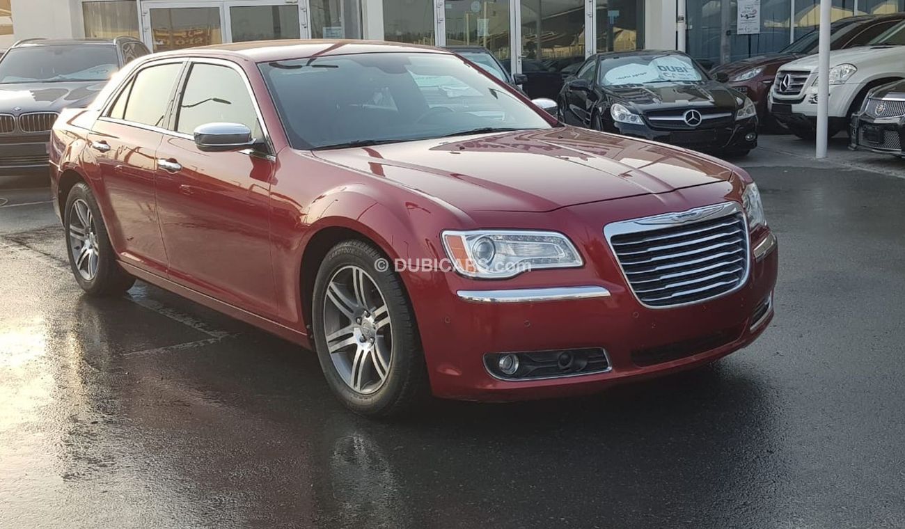 كرايسلر 300C موديل 2012 خليجي  حاله ممتازه من الداخل والخارج مالك واحد من الوكاله تشيكات وكاله 2مفتاح