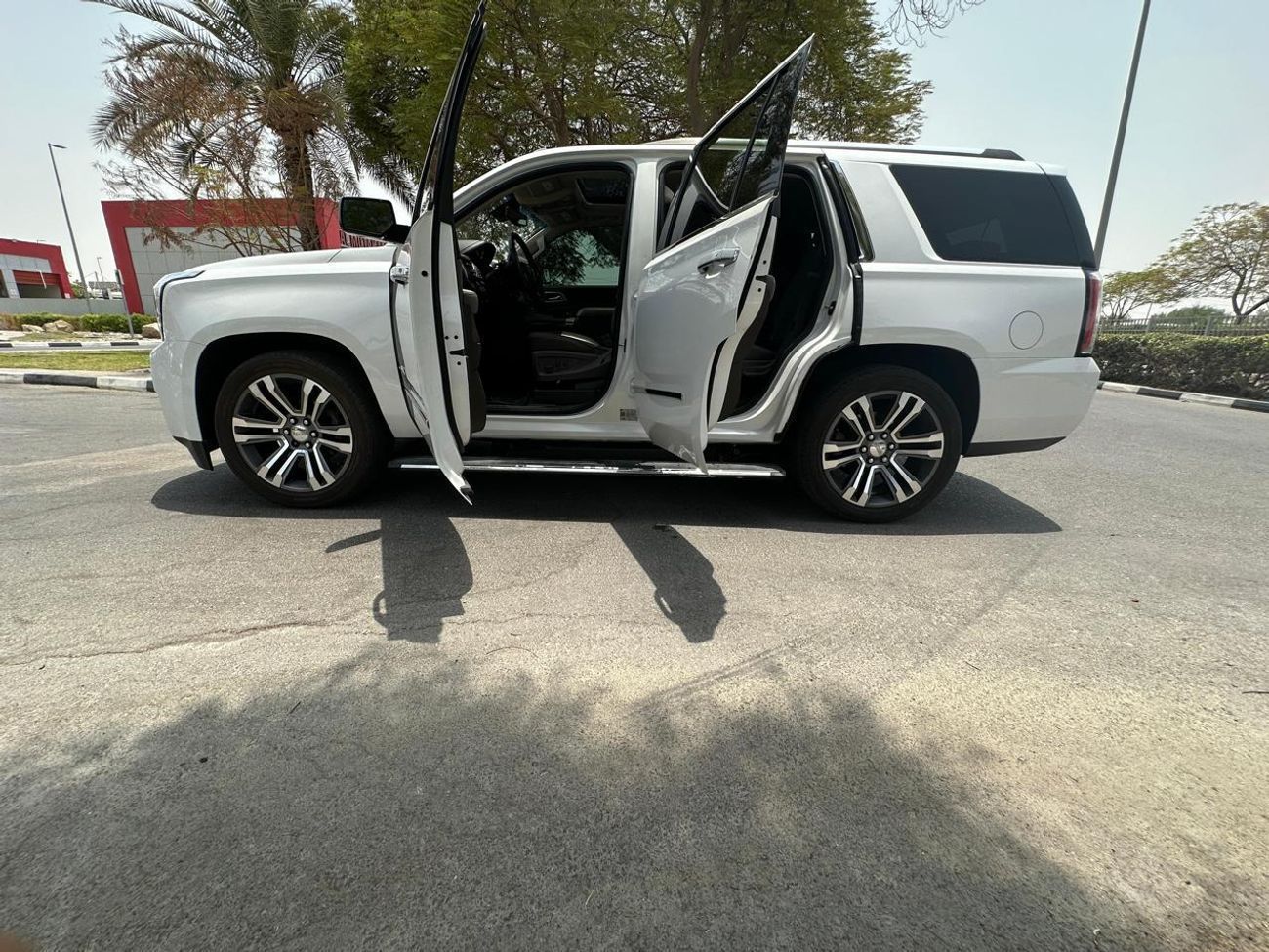 GMC Yukon Denali 6.2L (8 Seater)