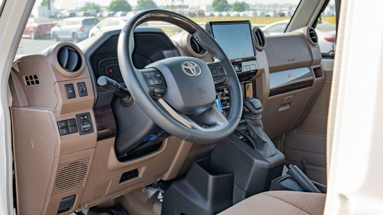 Toyota Land Cruiser Pick Up 2024 Toyota LC79 SC 2.8L diesel Double tank Mid option AT