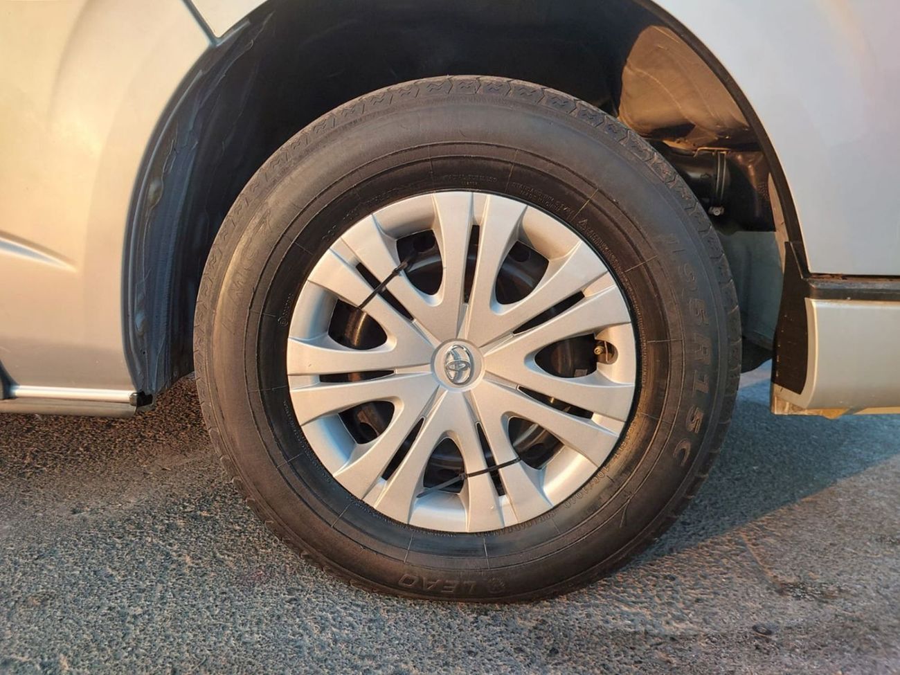 تويوتا هاياس TOYOTA HIACE VAN RHD 2018 MODEL 2.8 L DIESEL AUTOMATIC(PM05971)