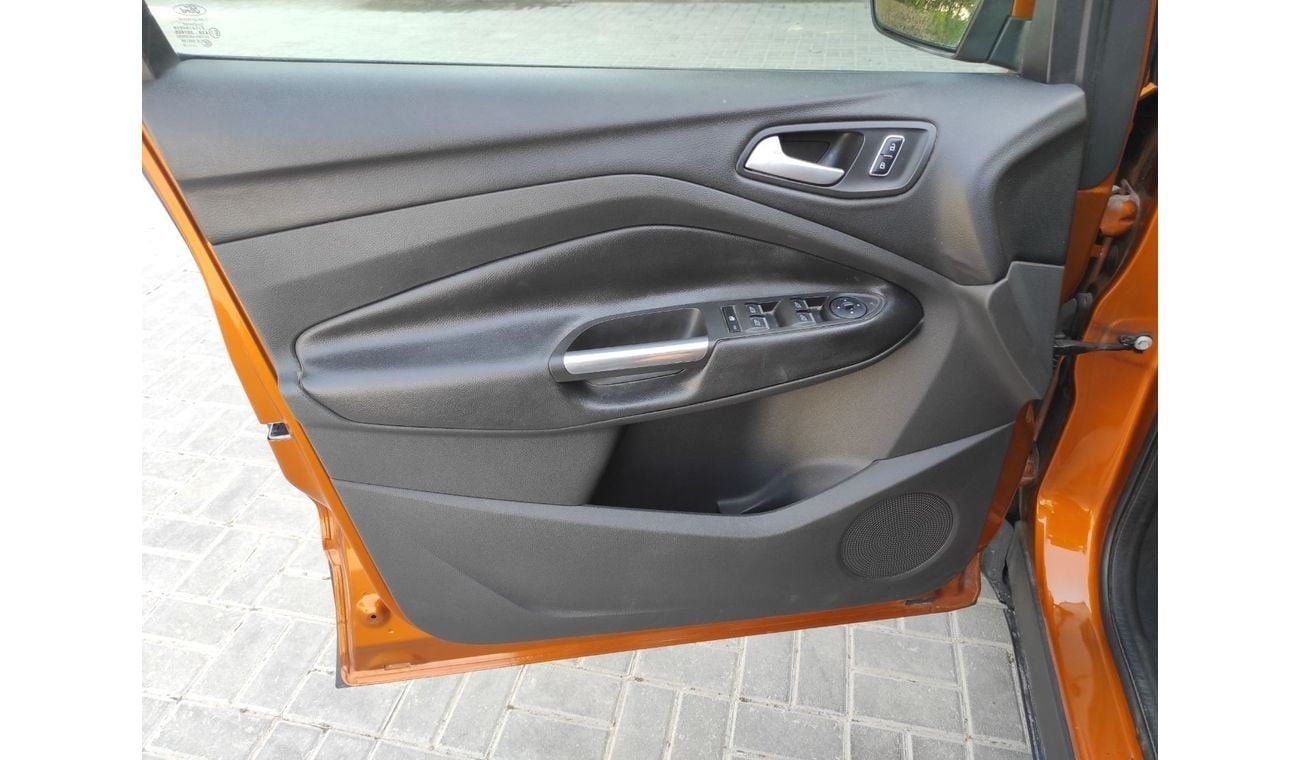 Ford Escape Ford Escape 2015 Gcc full automatic