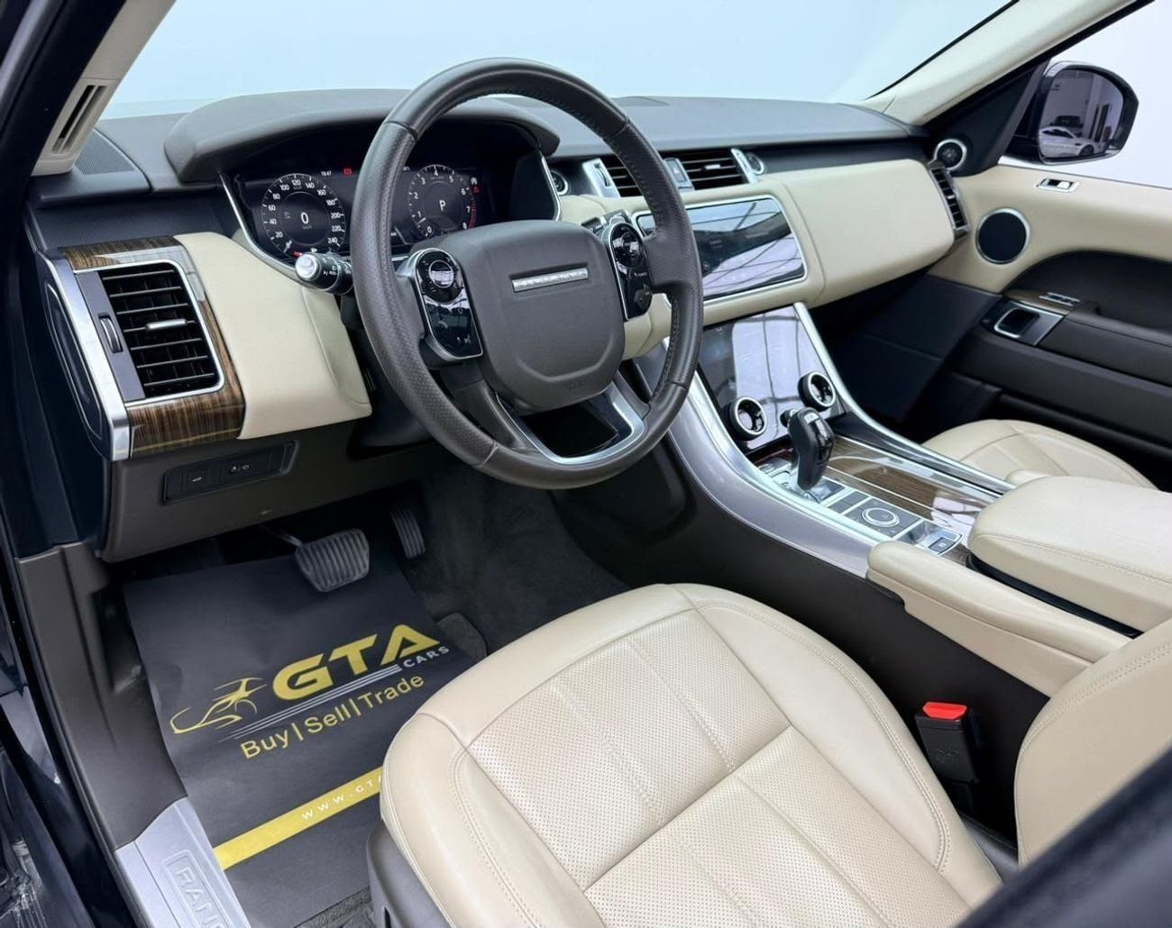 Land Rover Range Rover Sport HSE DYNAMIC 2020 Range Rover Sport HSE Dynamic, Warranty, Service History, GCC Specs.
