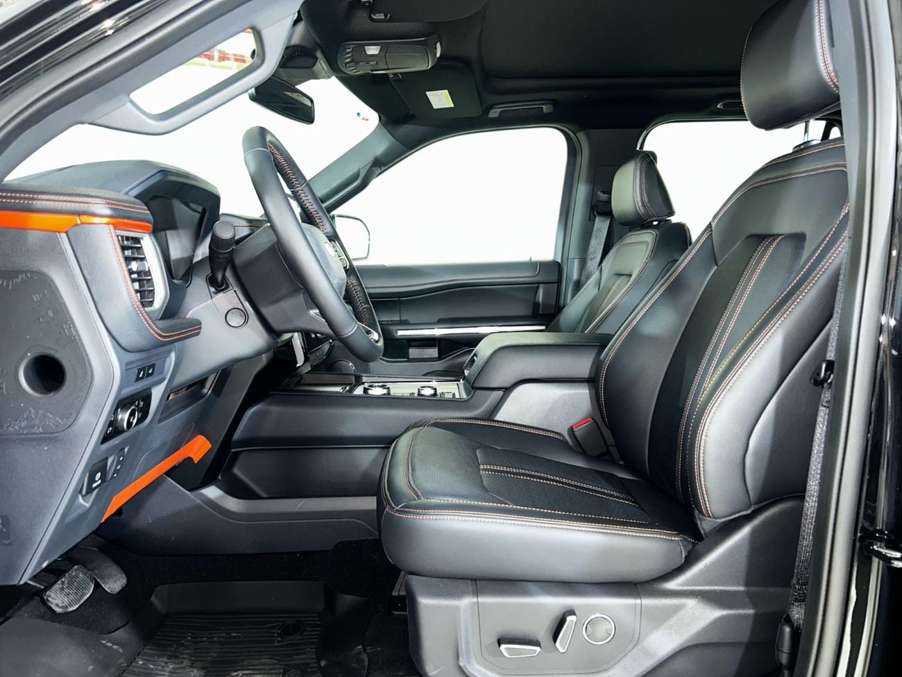 Ford Expedition TIMBERLINE TL2524 / FREE INSURANCE + REGISTRATION / AL TAYER MOTORS AL QOUZ SHOWROOM