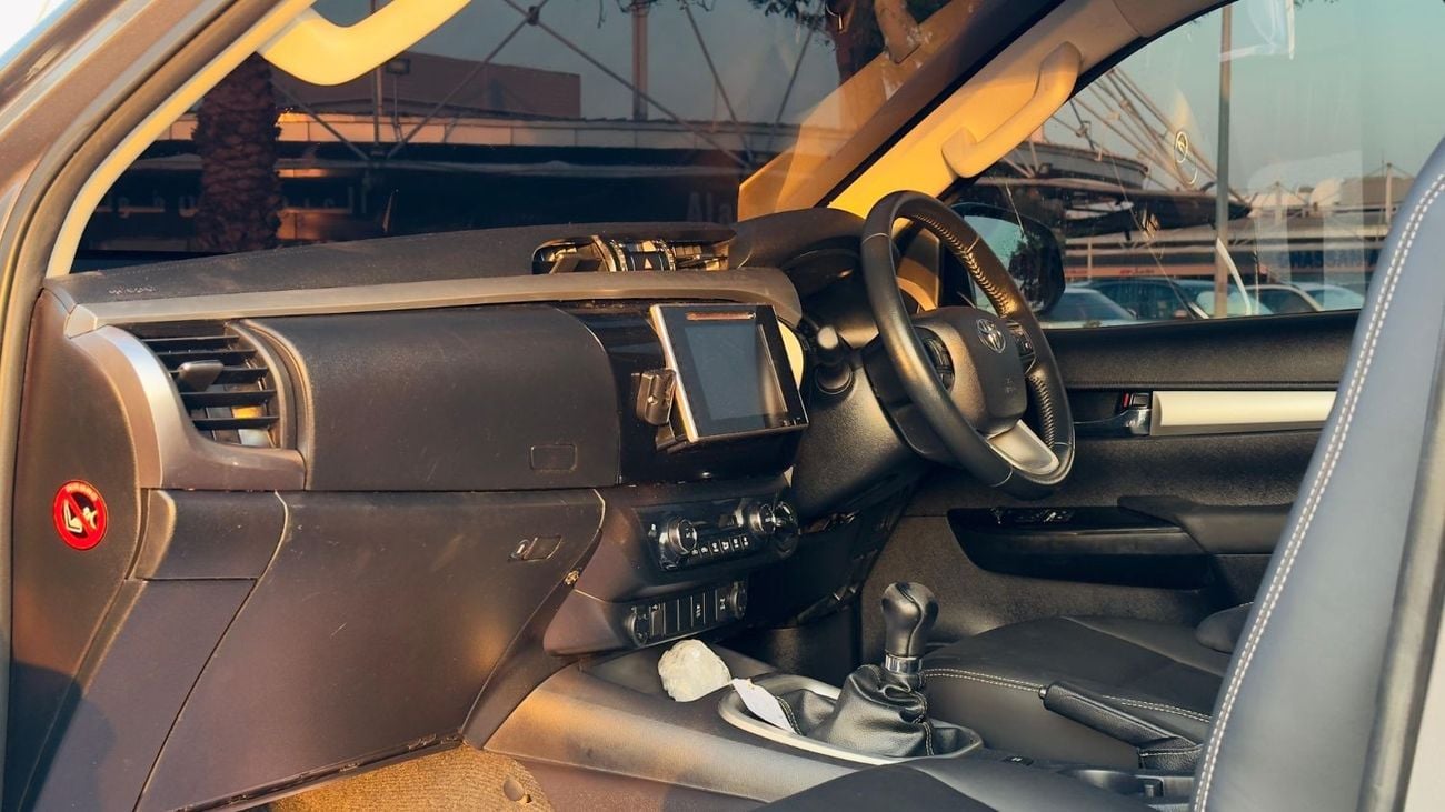 Toyota Hilux CUSTOM CANVAS CANOPY | SMART CAB | RHD | 2017 | 2.8L DIESEL ENGINE | MANUAL TRANSMISSION | AIR SNORK