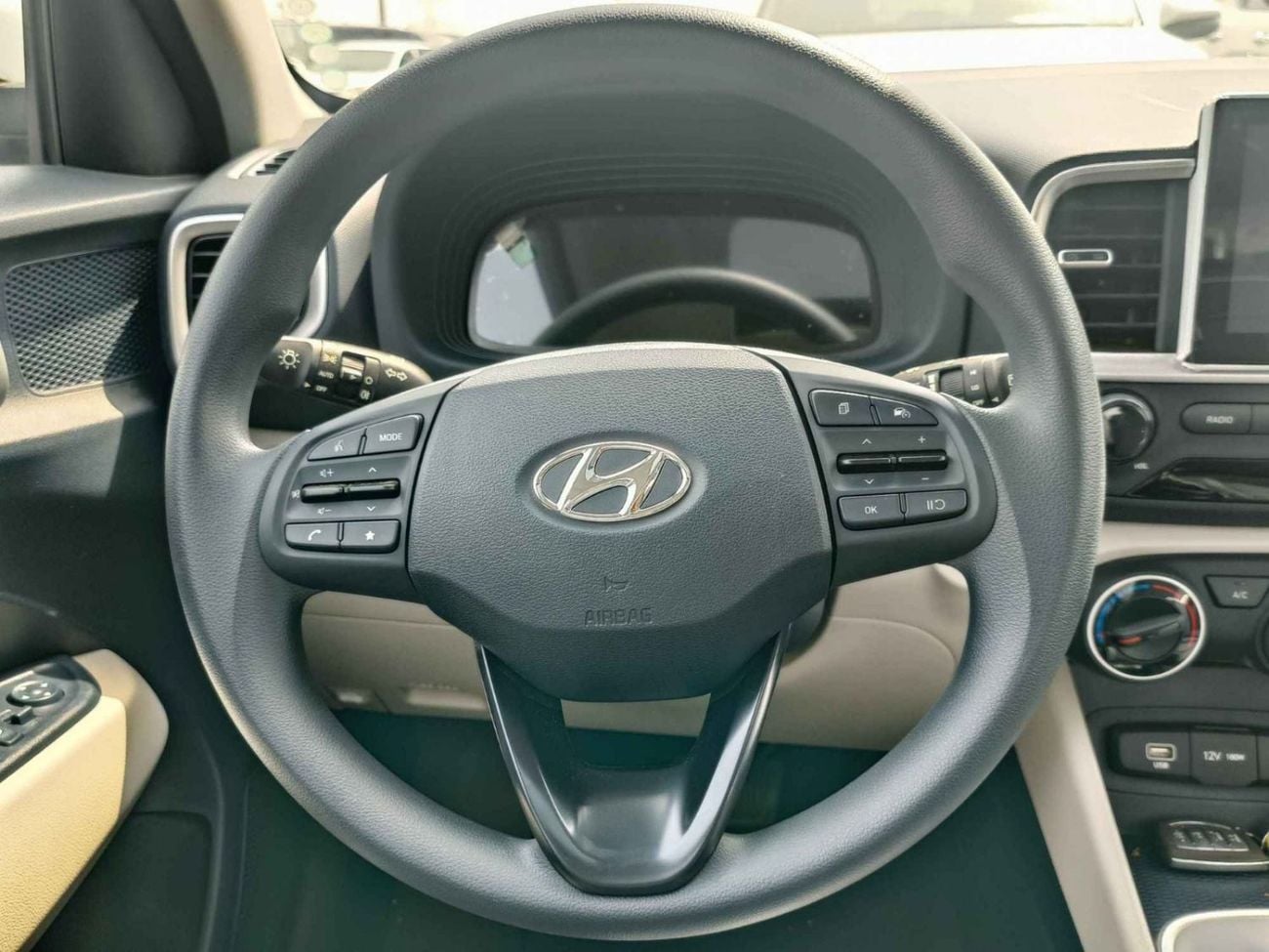 Hyundai Venue Premier Plus Turbo/ DUAL TONE 1.0L V4/ SUNROOF/ FULL OPTION (CODE # VEN10AF)