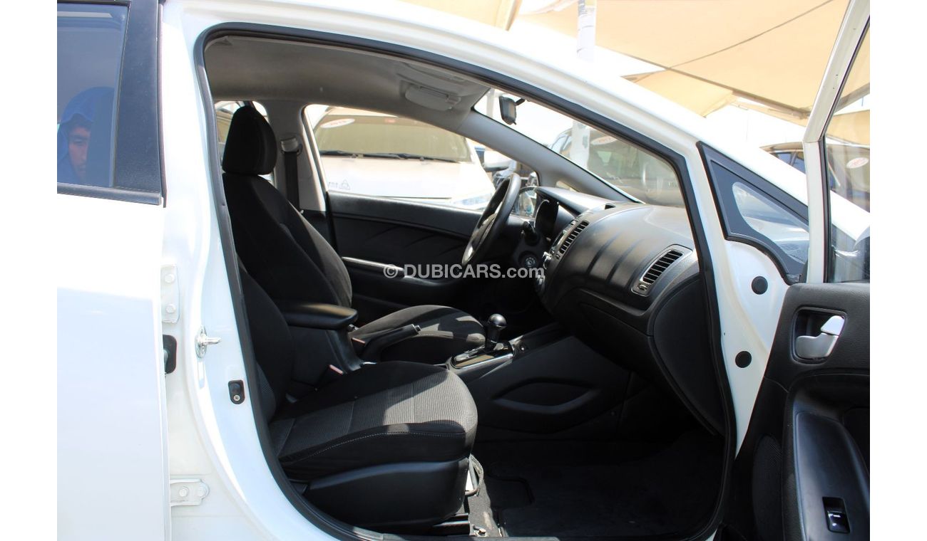 Kia Cerato EX KIA CERATO - 2017  - GCC - 1600 CC - PERFECT CONDITION INSIDE OUT -