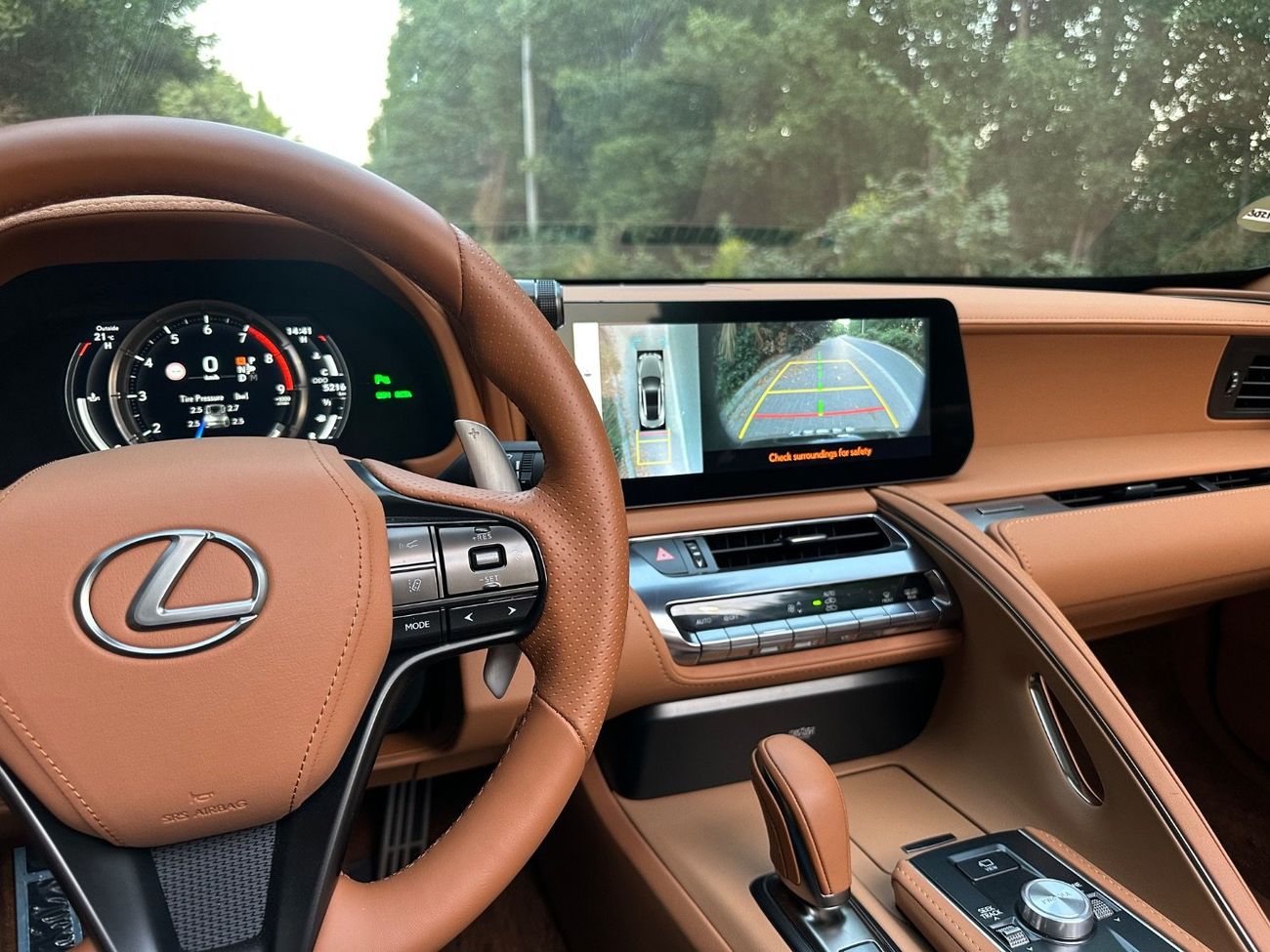 لكزس LC500 كابريوليه Titanium  5.0L