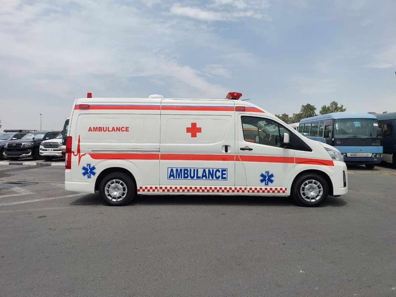 تويوتا هاياس TOYOTA HIACE VAN AMBULANCE RHD 2021 MODEL 2.8 L DIESEL AUTOMATIC(PM10424)