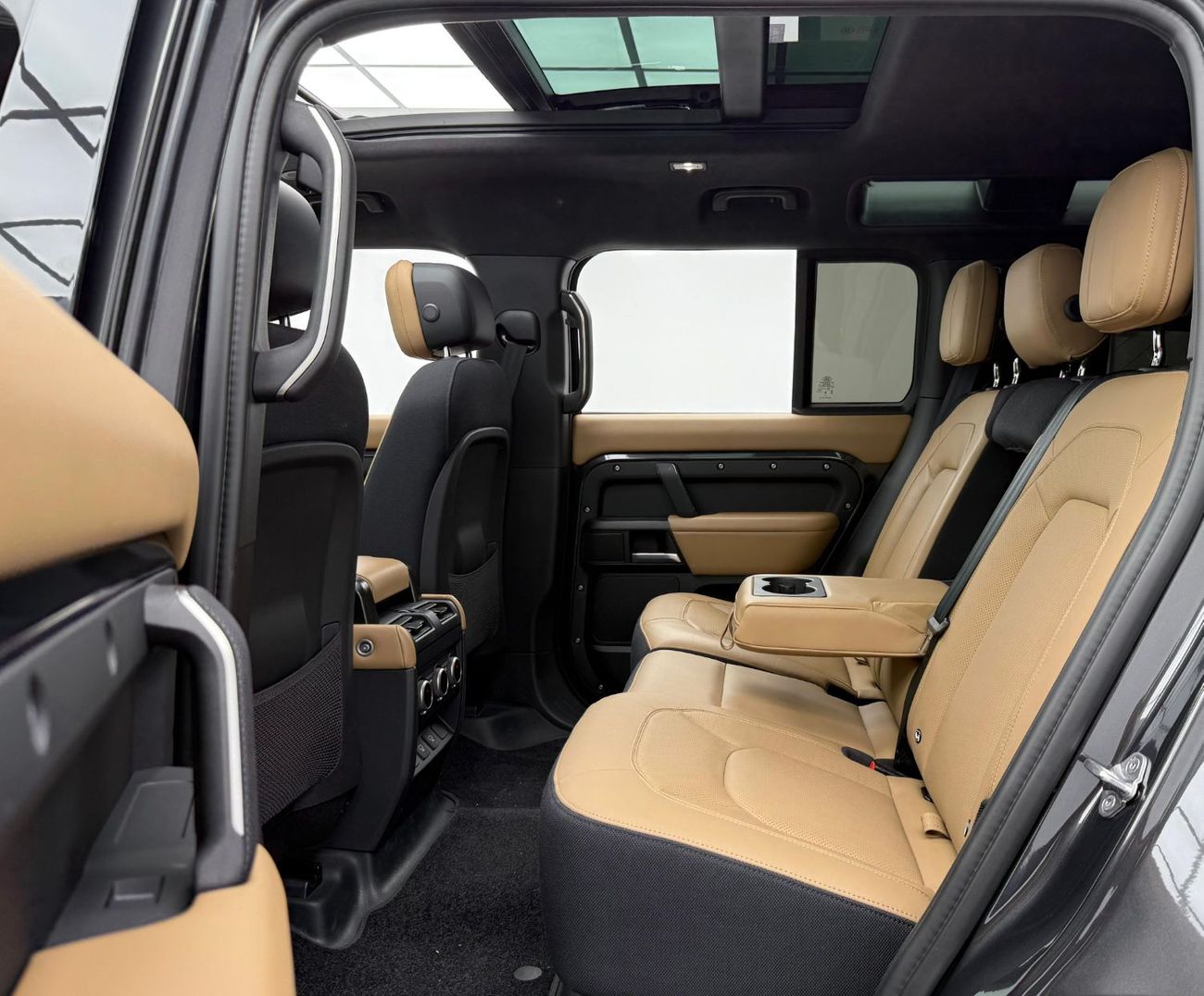 Land Rover Defender 110 X P525 5.0L 2025 Land Rover Defender 110 525 Carpathian Edition, 5 Years LR Warranty + Service P