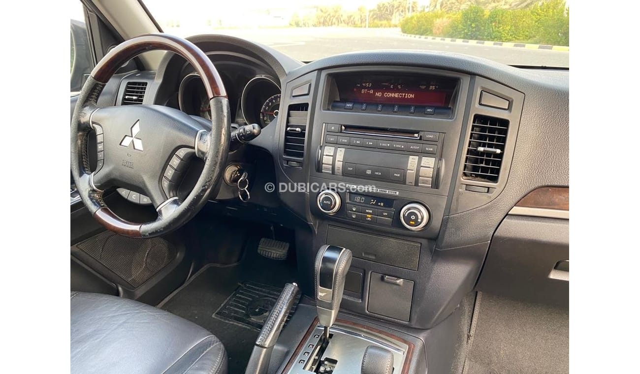 Mitsubishi Pajero Mitsubishi Pajero GLS 2011 V6 3.8L Full Option - Perfect Condition