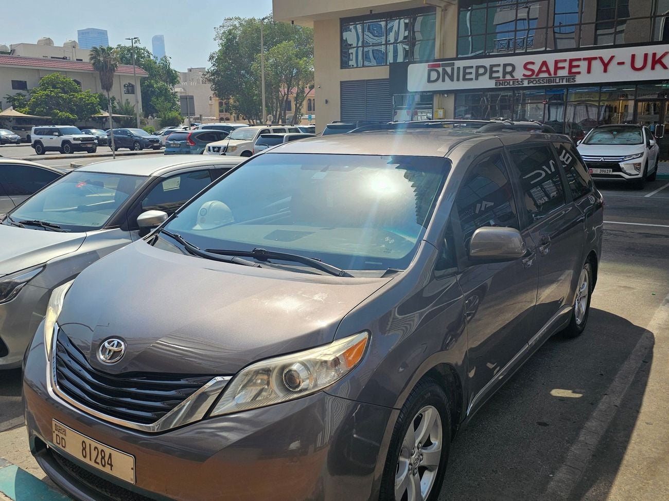 Toyota Sienna LE (NON GCC)
