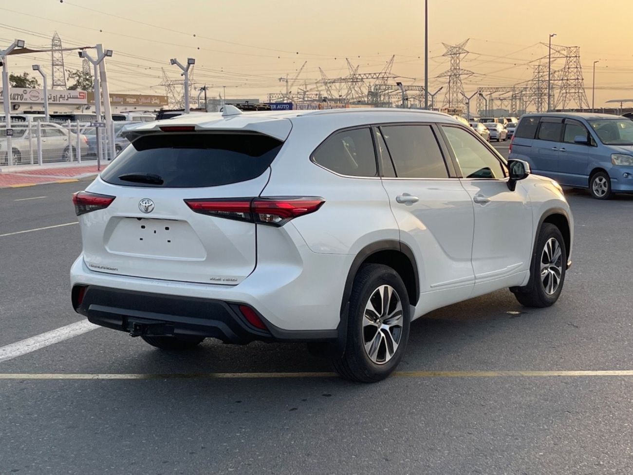 Toyota Highlander 2021 TOYOTA HIGHLANDER XLE 4x4 FULL OPTIONS IMPORTED FROM USA