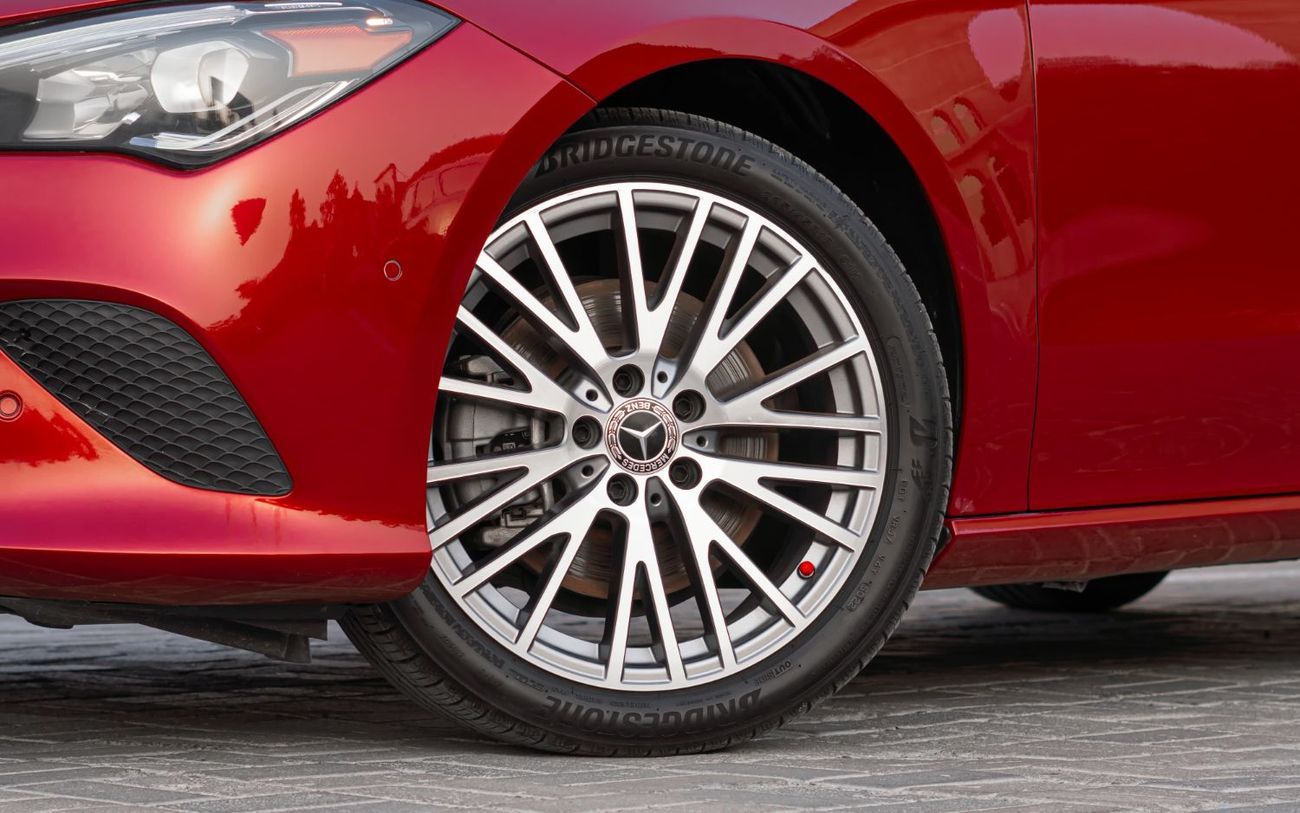 Mercedes-Benz CLA 250 Std 2.0L (221 HP)