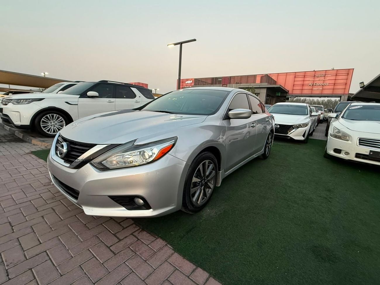 Nissan Altima SV Top-of-the-line trim, excellent condition