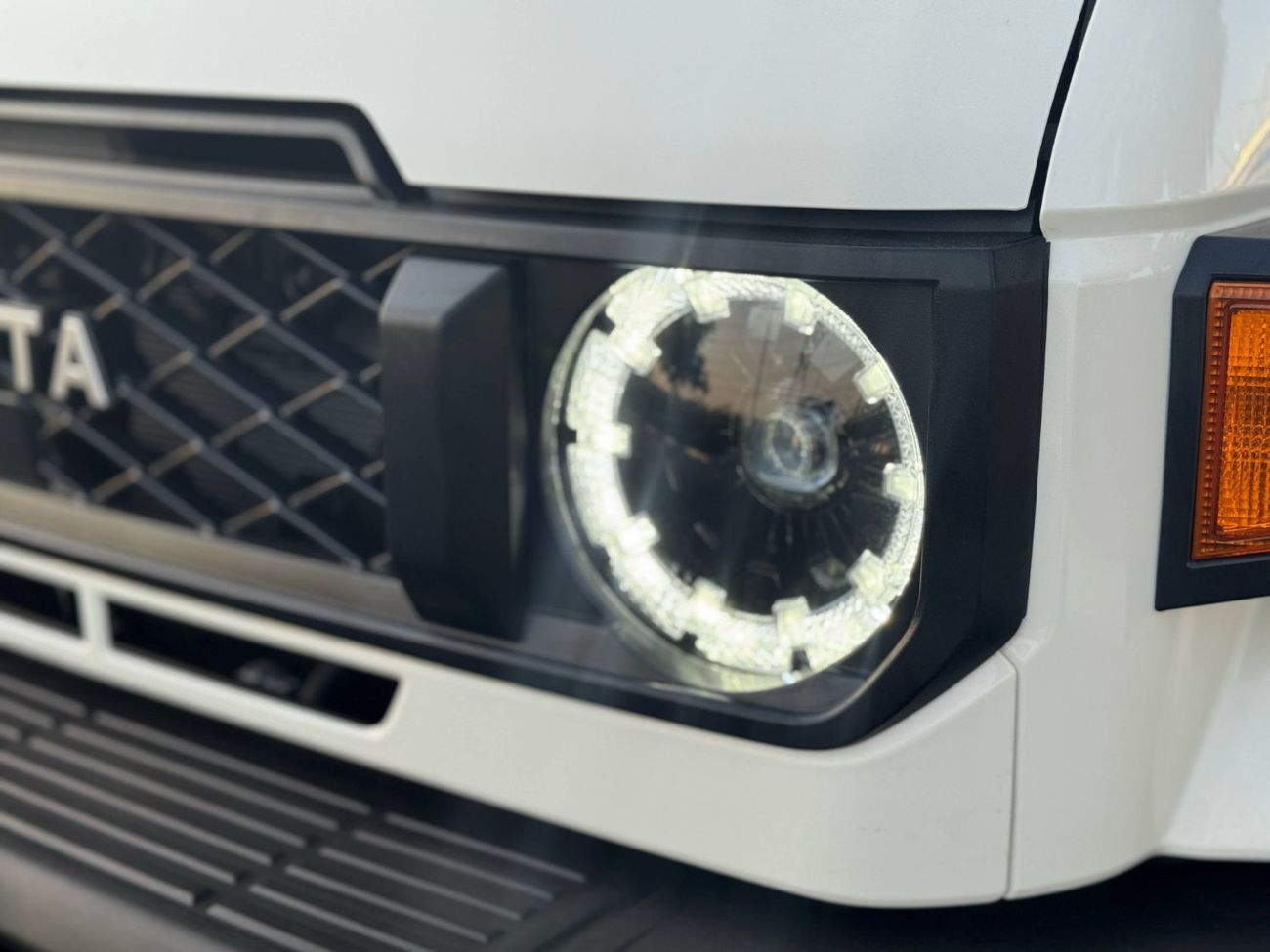 تويوتا لاند كروزر بيك آب GCC SPEC UNDER WARRANTY BRAND NEW