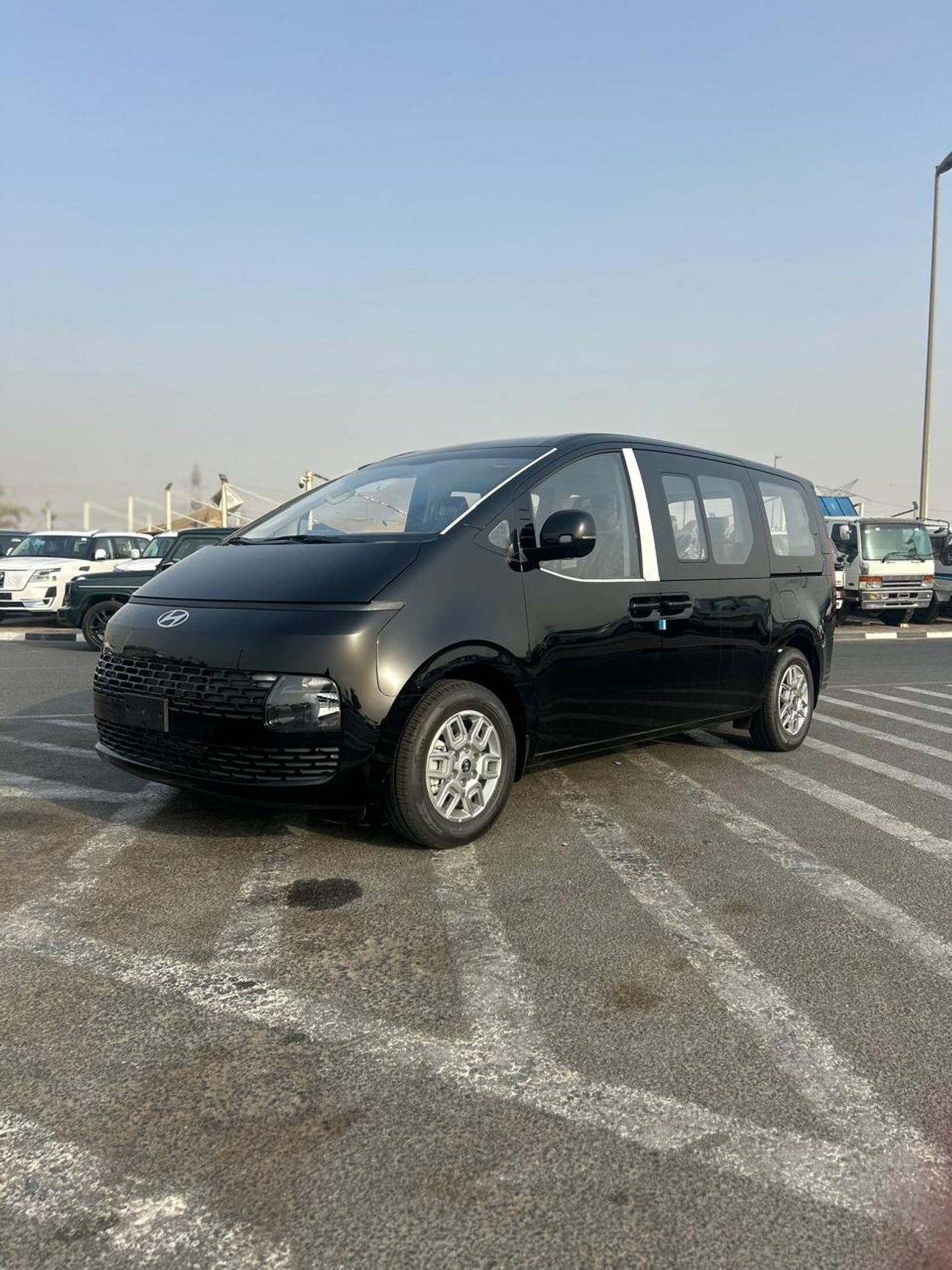 Hyundai Staria Hyundai Staria 2.2l CRDI 11 Seat Fwd Manual Transmission