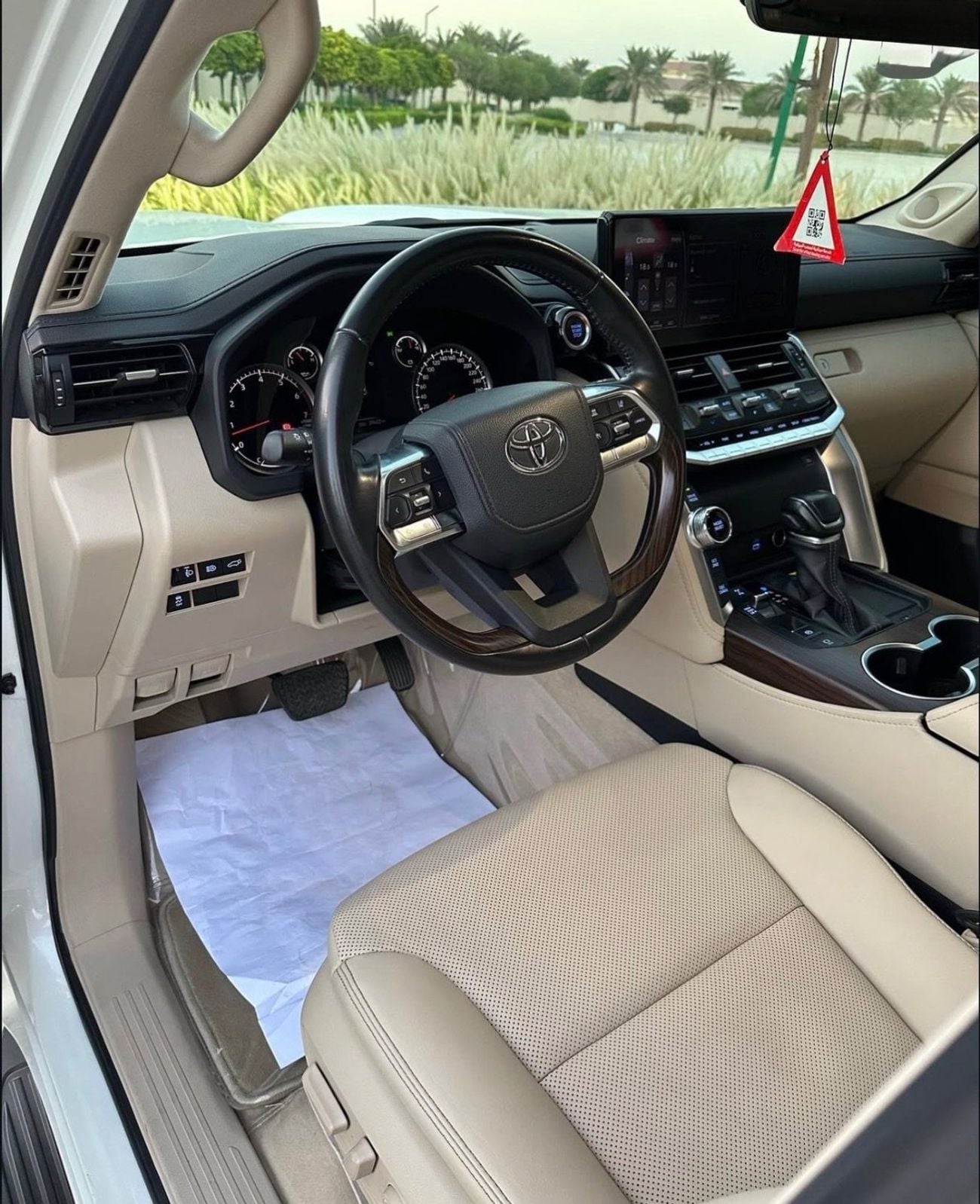 Toyota Land Cruiser GXR Twin Turbo 3.5L 2022 Pull Option with Radar very neat and clean Title