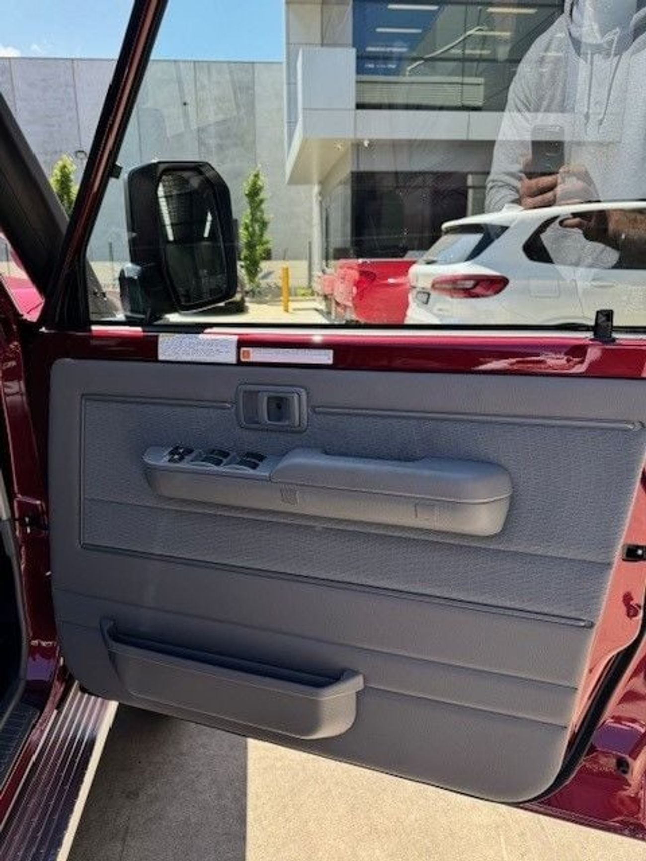 تويوتا لاند كروزر 70 AUTO DIESEL 2.8