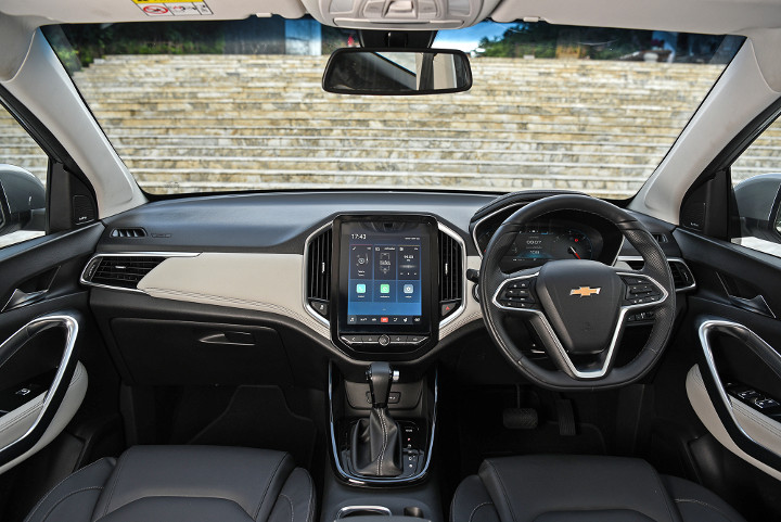 Chevrolet Captiva interior - Cockpit
