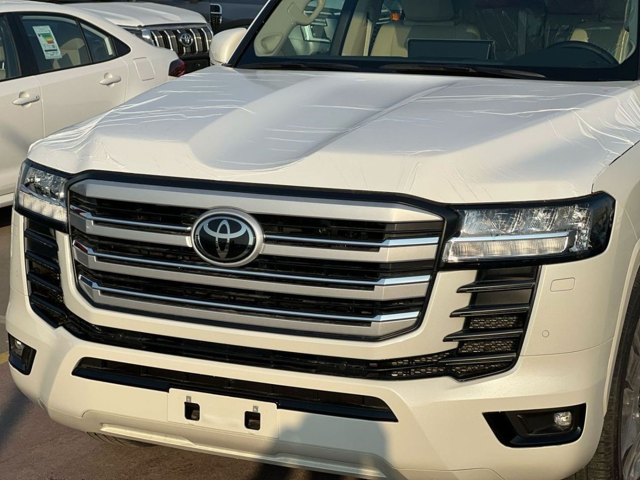 تويوتا لاند كروزر GXR 4.0L TOYOTA LAND CRUISER GXR 3.5L SUV 4WD 2025