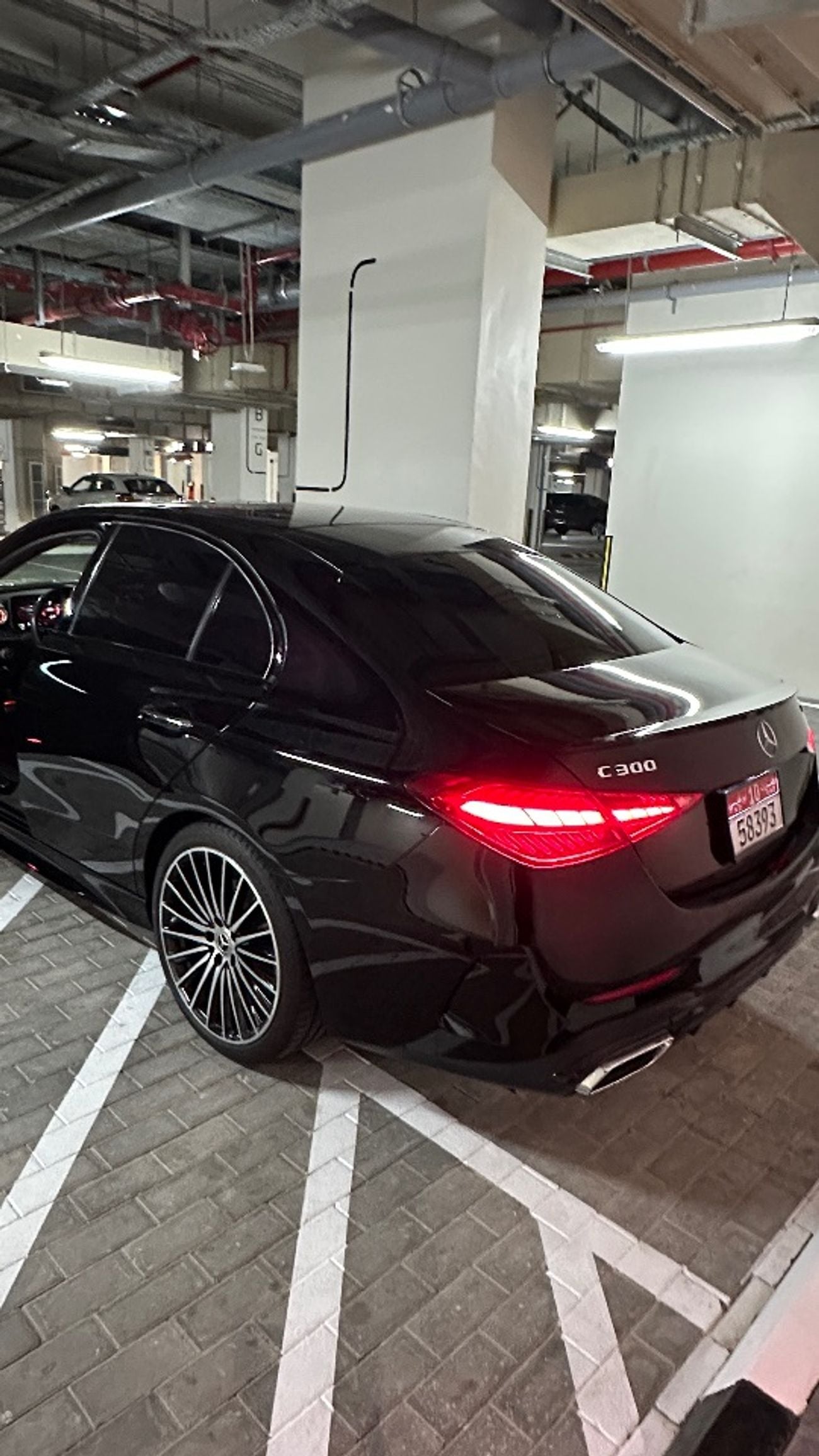 مرسيدس بنز C 300 صالون دفع رباعي