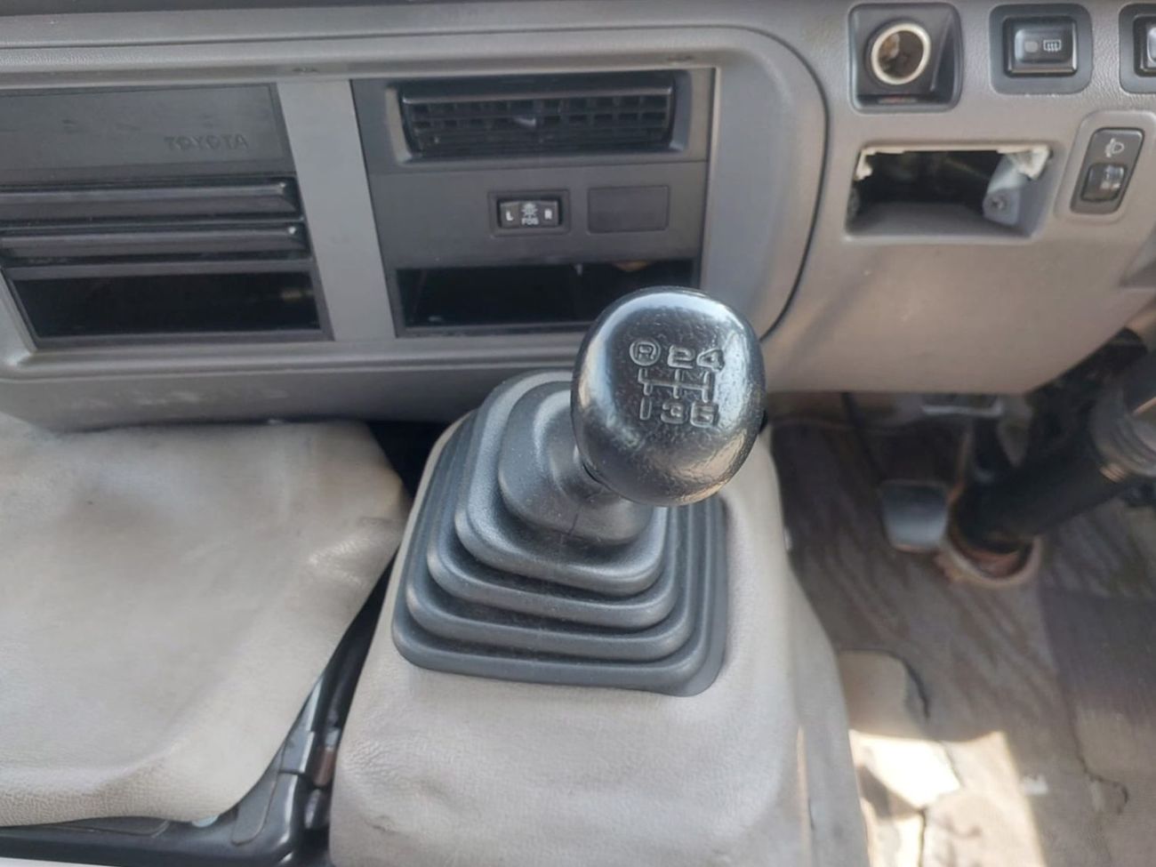 Toyota Coaster (RAMADAN OFFER) TOYOTA COASTER BUS RHD 2007 MODEL 4.0 L DIESEL MANUAL(PM51797)