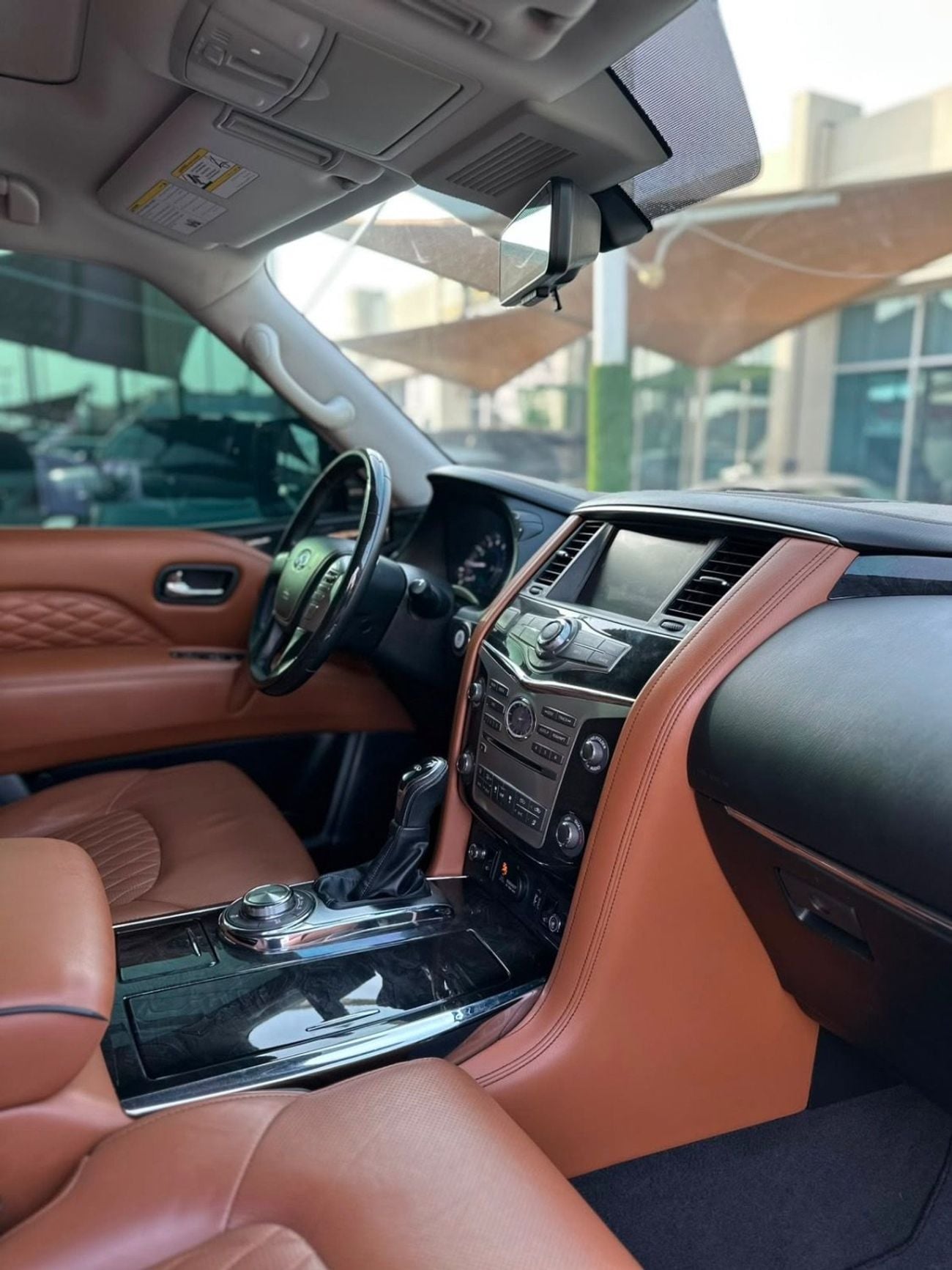 إنفينيتي QX80 LUXURY