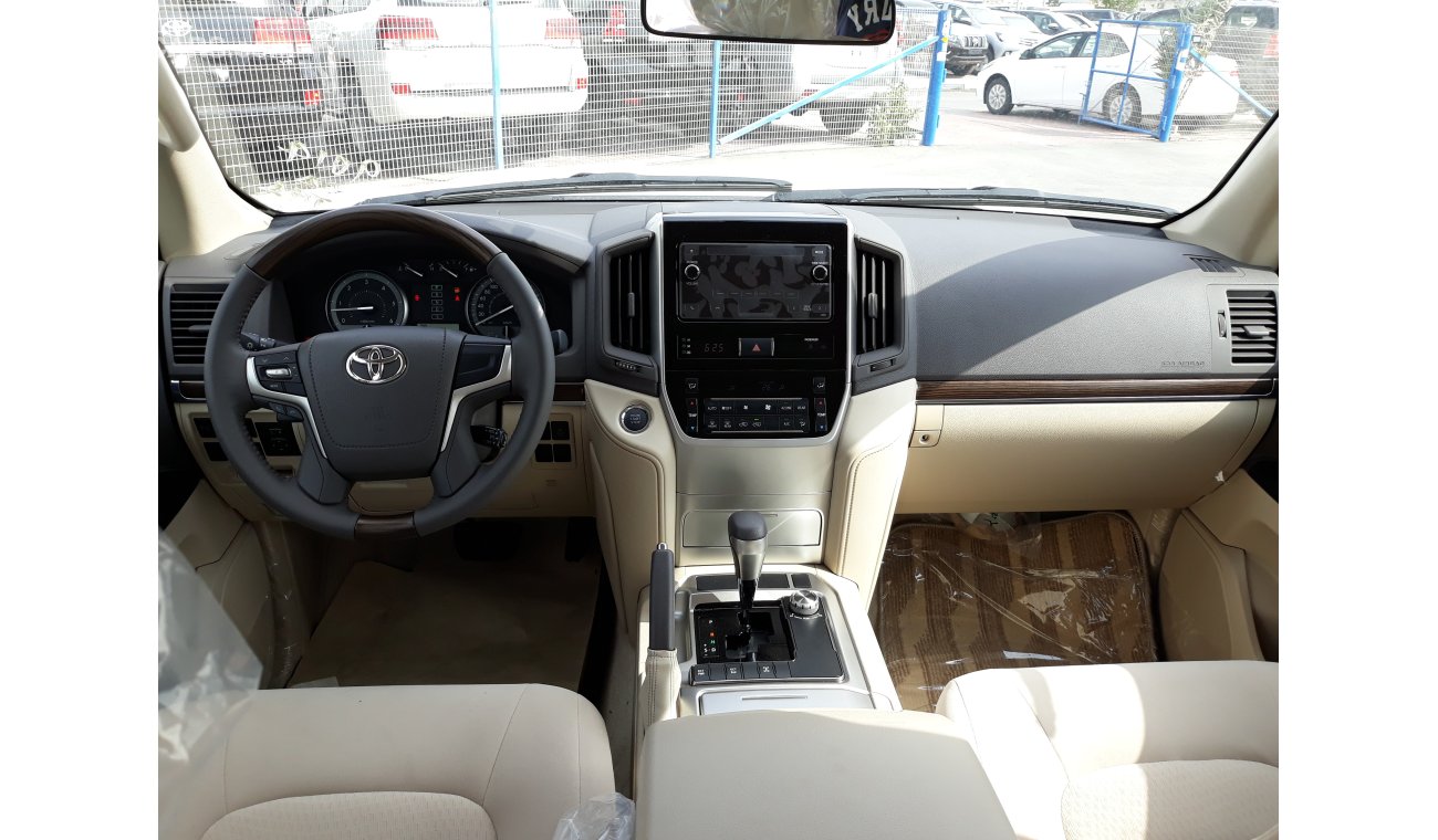 Toyota Land Cruiser Diesel GXR 4.5L 7 SEATERS WITH DIGITAL REAR A/C