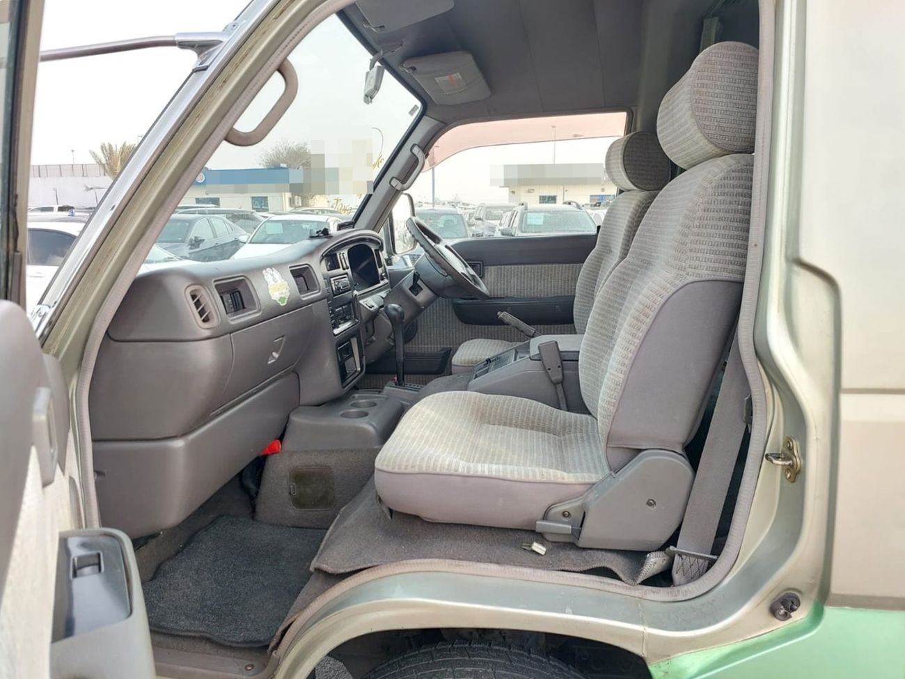 Nissan Caravan NISSAN CARAVAN VAN RHD 1999 MODEL 2.6 L DIESEL AUTOMATIC(PM20075)