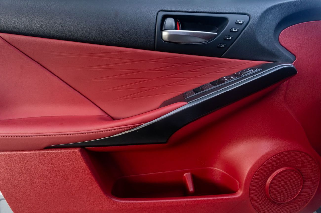 لكزس IS 350 F Sport