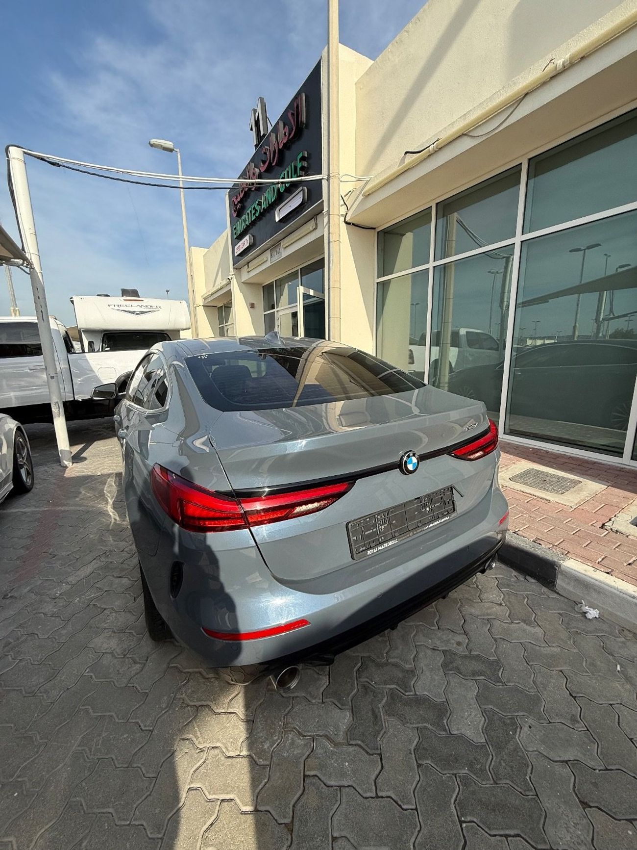 بي أم دبليو 318i