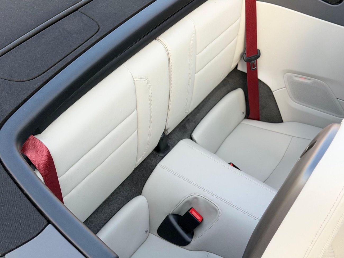 بورش 911 Carrera 4GTS 3.0L (450 HP) Convertible