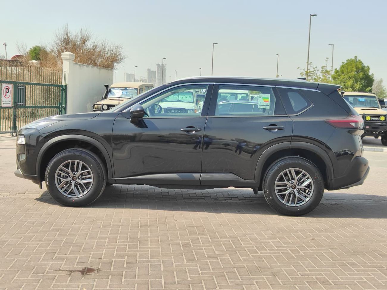 نيسان إكس تريل 2024 Nissan X-Trail S (7-Seater) 2.5L 4-Cyl Petrol A/T 4x4 Export Only
