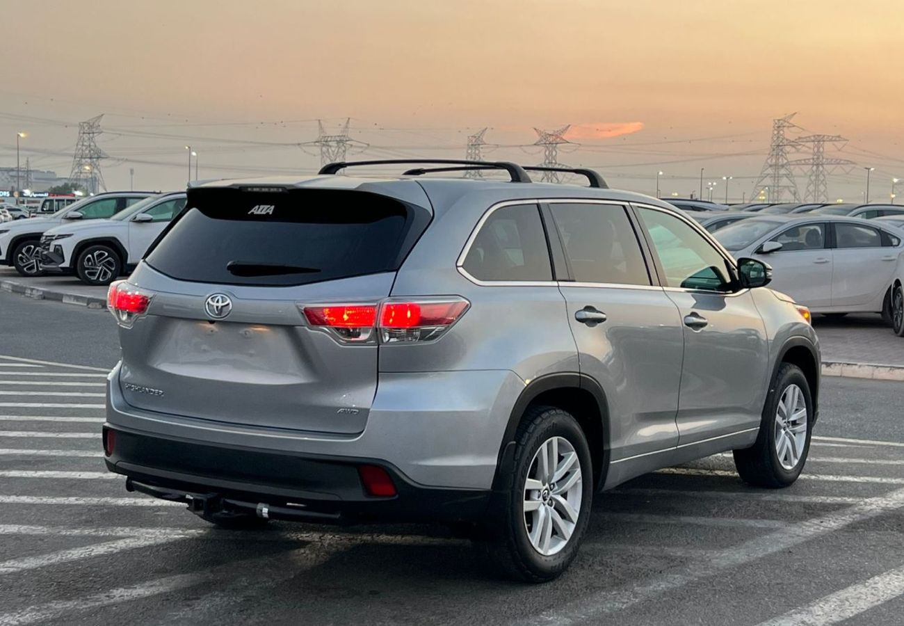Toyota Highlander 2016 Toyota Highlander MidOption -3.5L - V6 - Rear  Camera - AWD 4x4 - Leather Seat -  7 seater