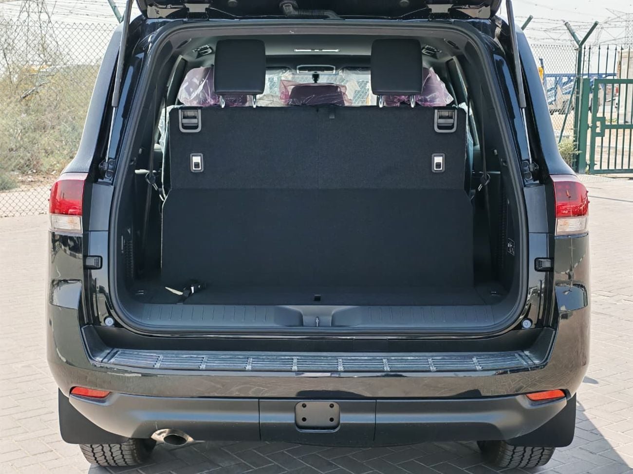 تويوتا لاند كروزر 2025 Toyota Land Cruiser LC300 GXR with Sunroof 4.0L V6 Petrol A/T 4WD Export Only