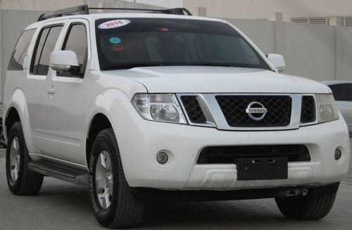 Nissan Pathfinder SE Mid Nissan Pathfinder 2015 in excellent condition, without accidents