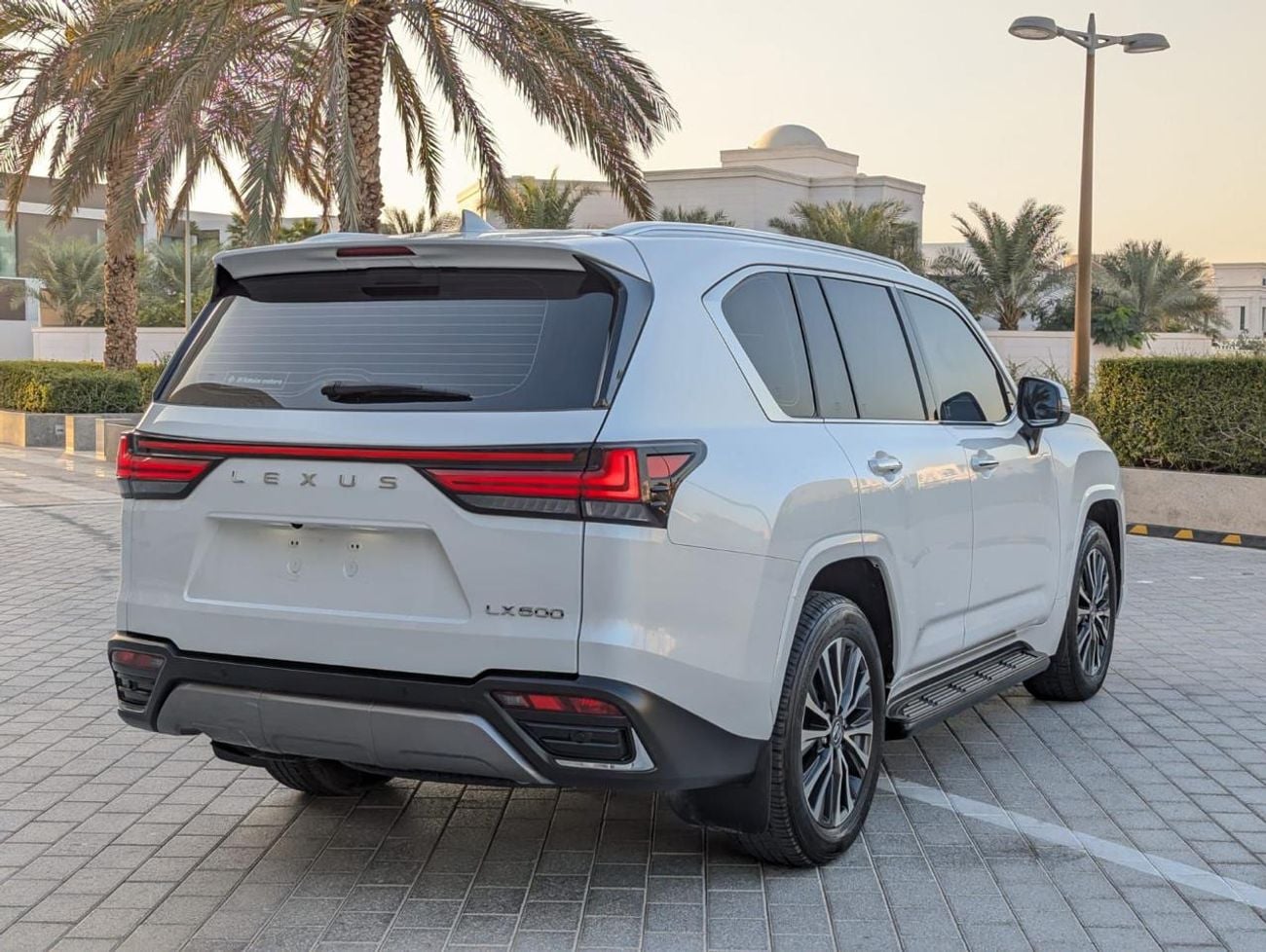 Lexus LX600 PRESTIGE
