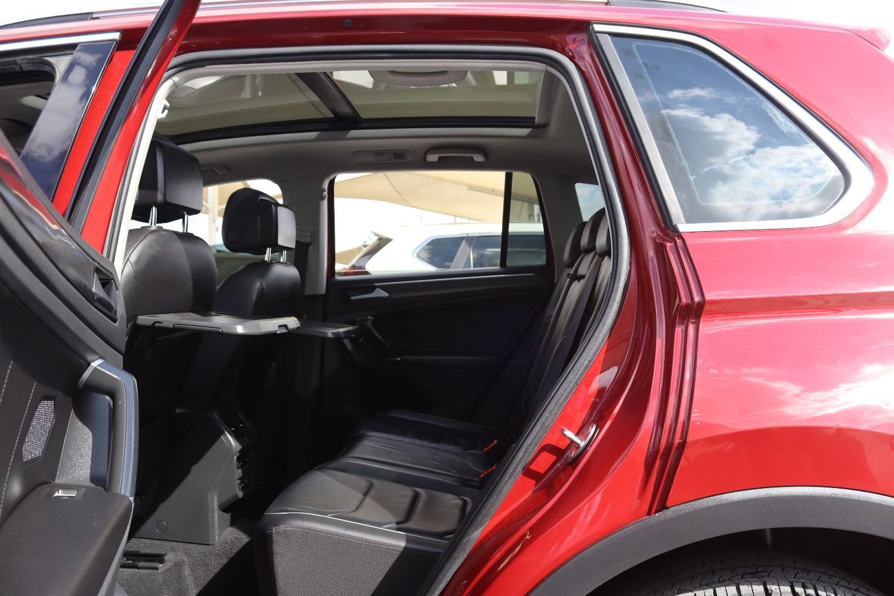 Volkswagen Tiguan R-Line 2.0L Volkswagen Tiguan 2018- GCC - Accident-free - 2.0L  - Full options - All-wheel drive - E