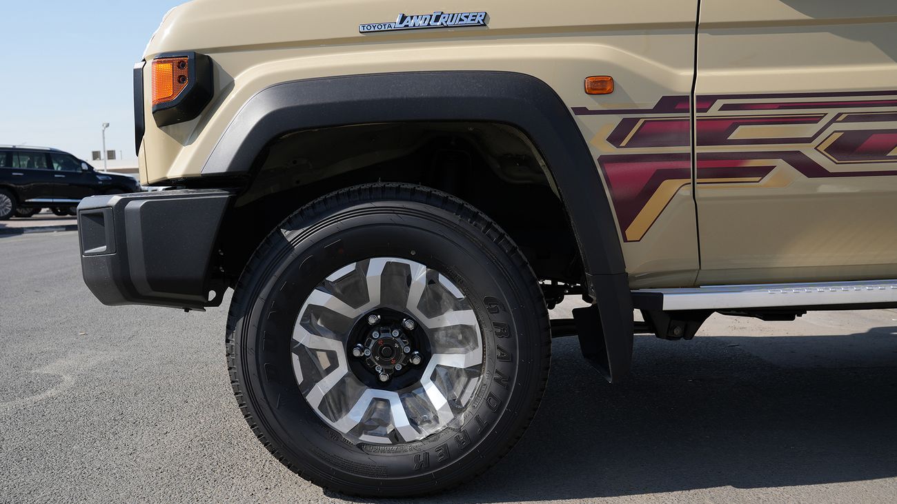 تويوتا لاند كروزر LX