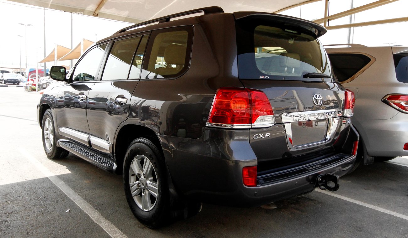 Toyota Land Cruiser GXR V6