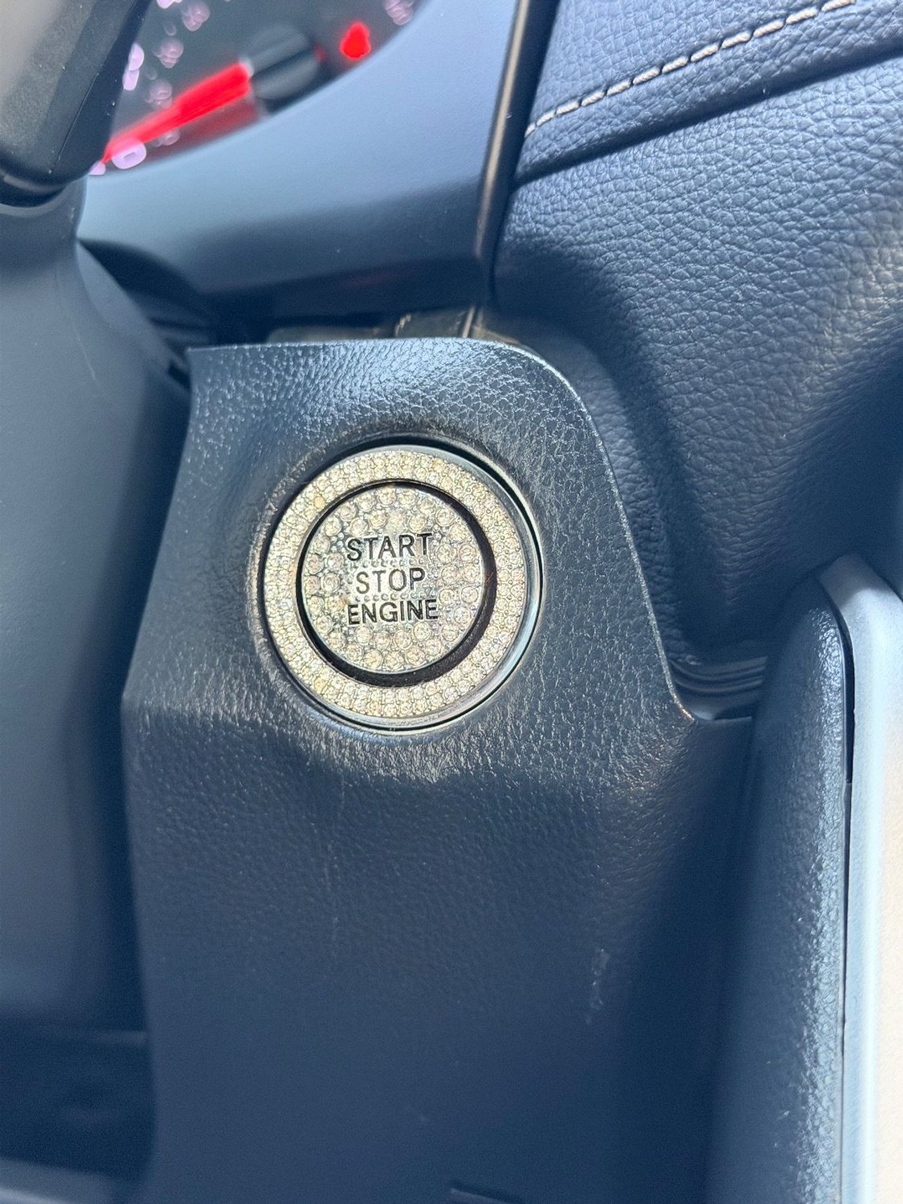 Toyota RAV4 XLE 2.5 L Full option Sunroof, push start