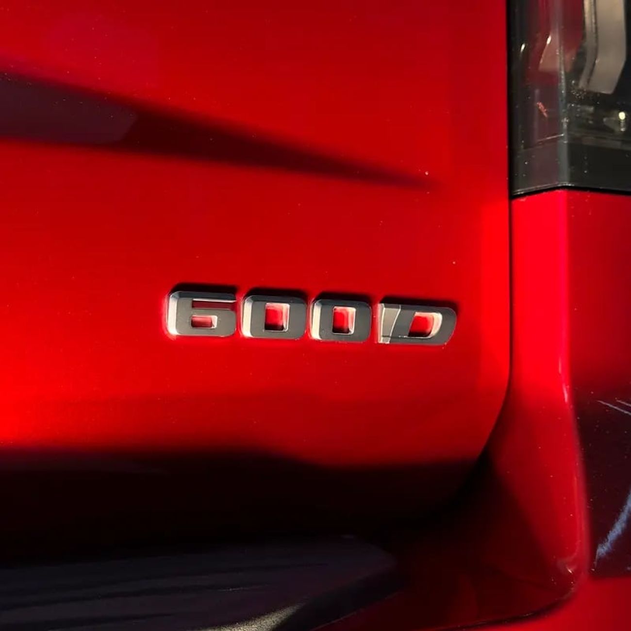 كاديلاك إسكالاد Sport 6.2L 4WD Diesel Sport